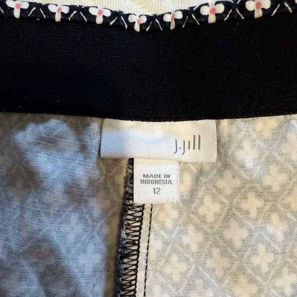 “J. JILL” Geometric Floral Stretch Ankle Pant - Picture 14 of 15